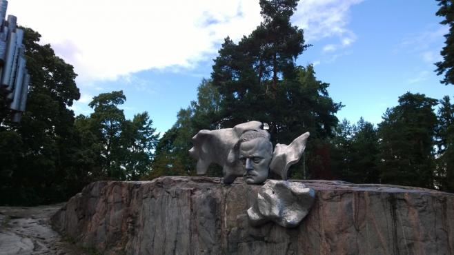 シベリウスを顔をモチーフとした彫刻