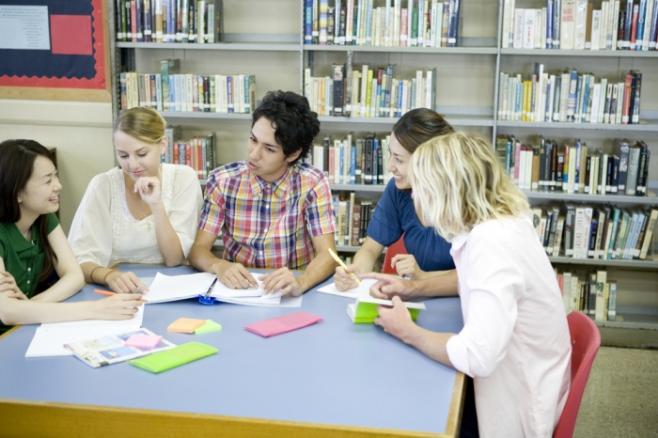 学生の勉強風景