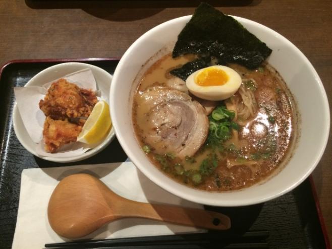 日本食のラーメン