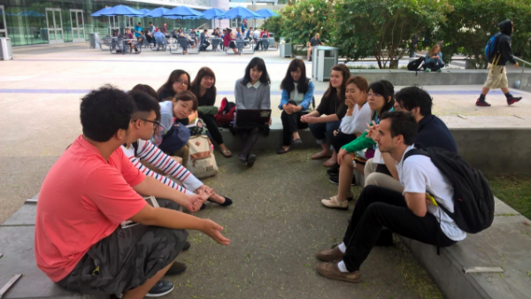 現地の大学生と英語でセッション