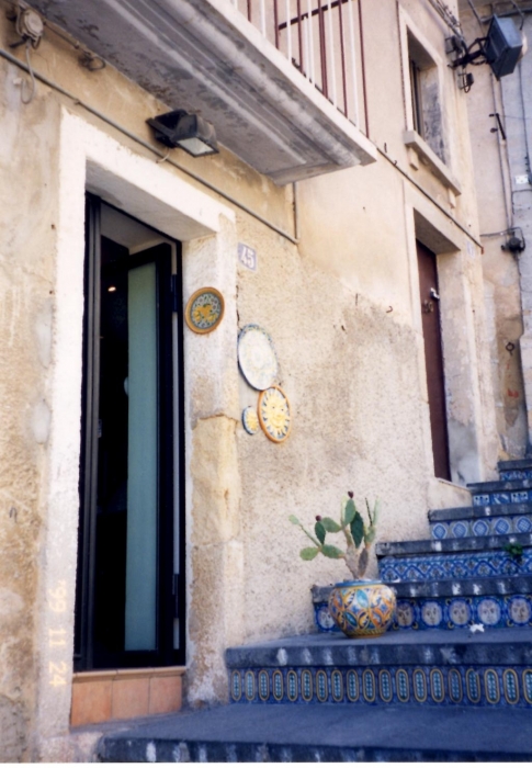 地方の小さな町の旧市街