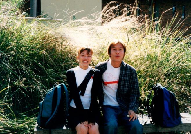 結婚相手と留学先で撮った2ショット