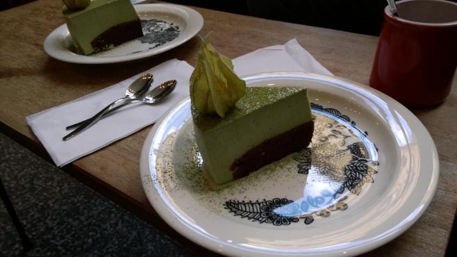 ヘルシンキ市内で食べた抹茶のチーズケーキ