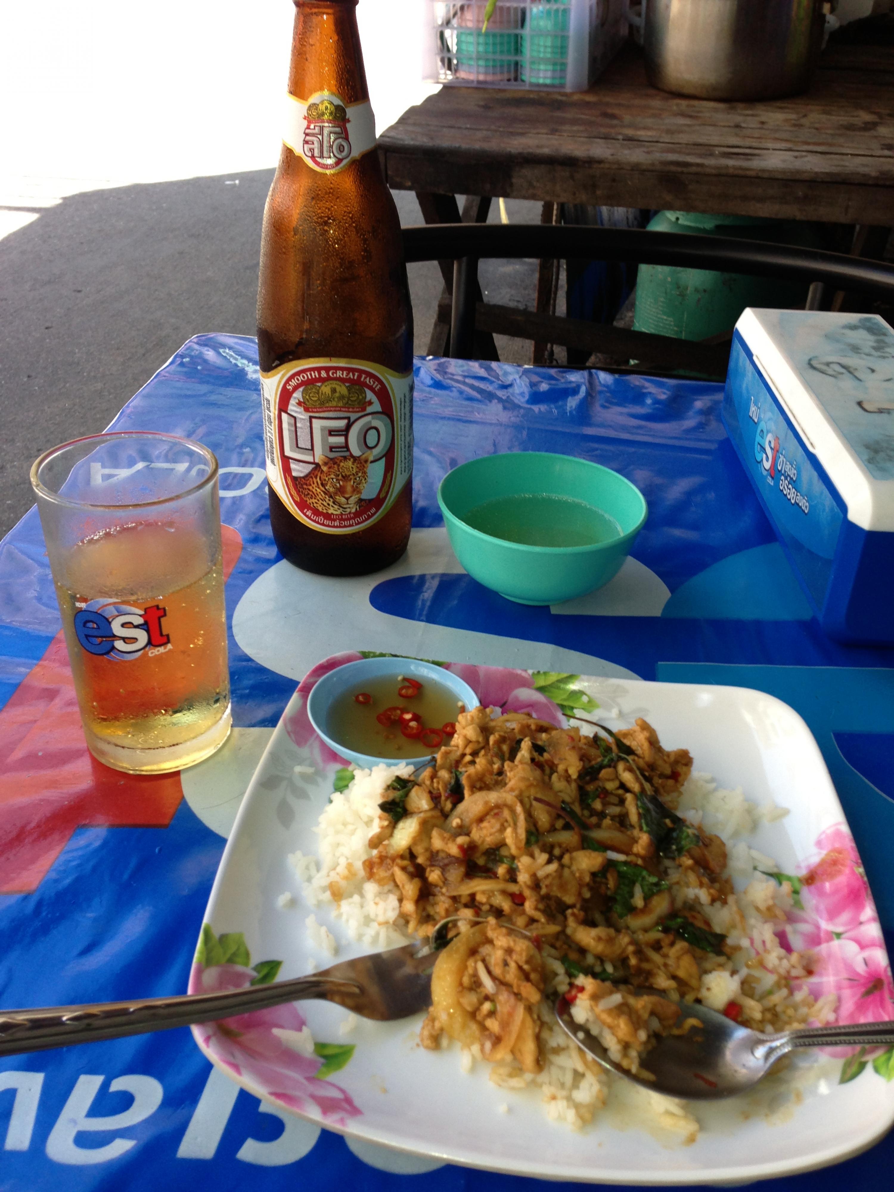 ビールとガパオライス