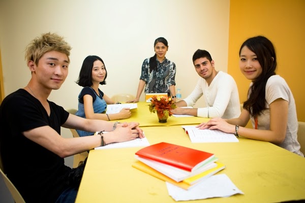 費用を抑えて英語力を伸ばしたい方必見!フィリピン留学 → 欧米留学!