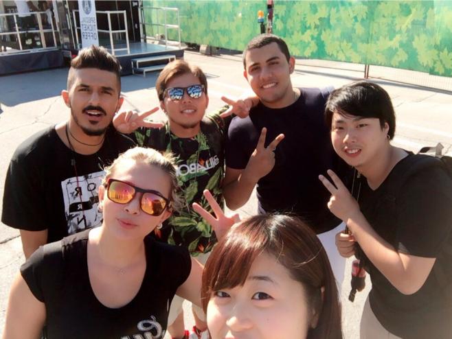 語学学校の生徒と