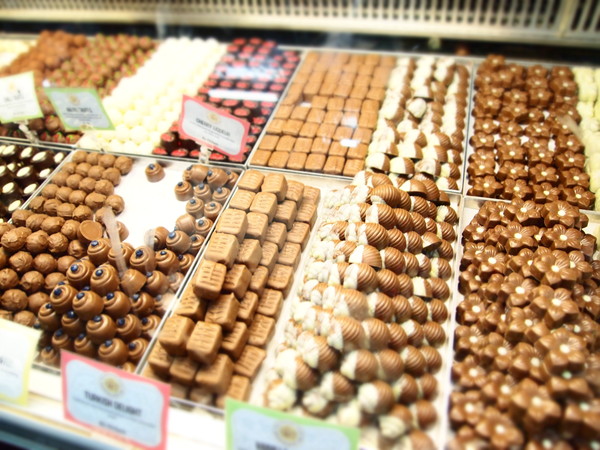 ショーケースの中にあるチョコレート