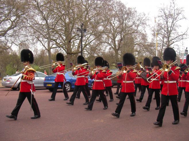 イギリス