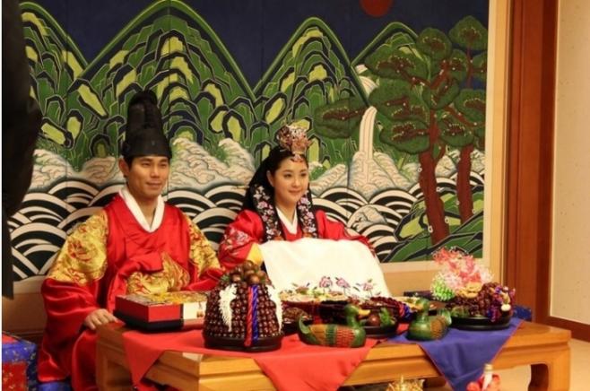 ドリンクとトーストなどが出る韓国の美容室