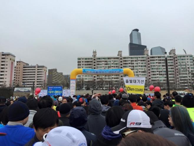 ソウルの中心を東西に流れる漢江（ハンガン）沿いを走るマラソン